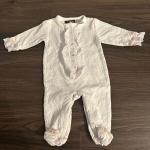 Wendy Bellissimo Size 6-9mo Baby Girl White Lace-Trim Romper with Pink Accents